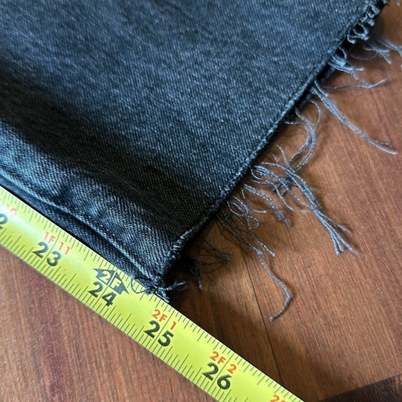 Abercrombie & Fitch A&F High Rise Black Mom Jean Size 26 2 Short - Picture 9 of 11